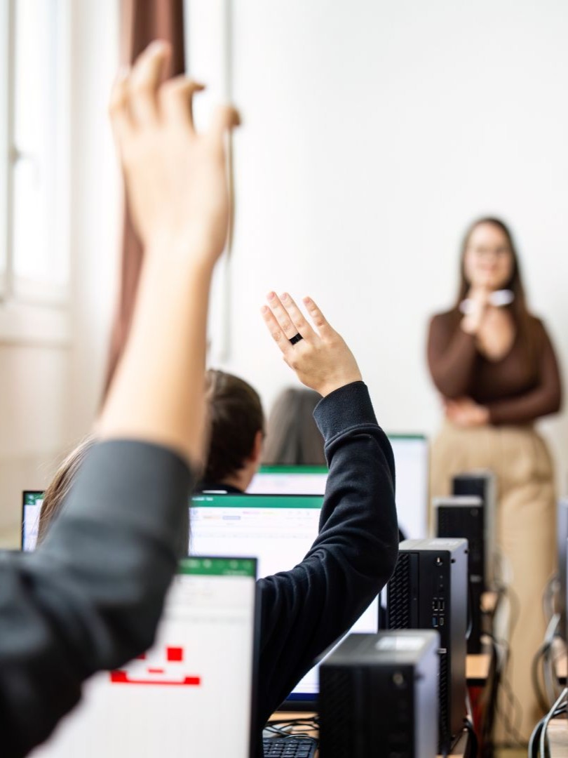 Középiskolai igazgatók és tanárok szakmai napja